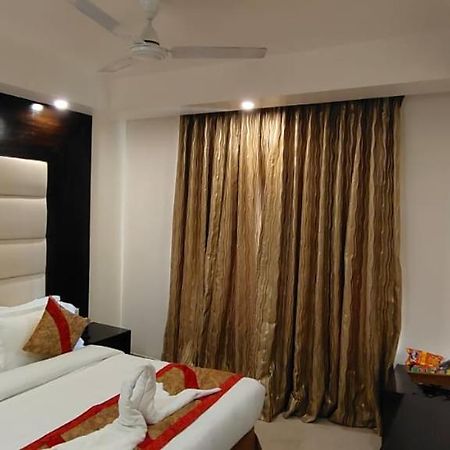 Hotel Benz International Delhi Kültér fotó