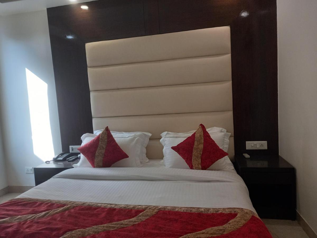 Hotel Benz International Delhi Kültér fotó