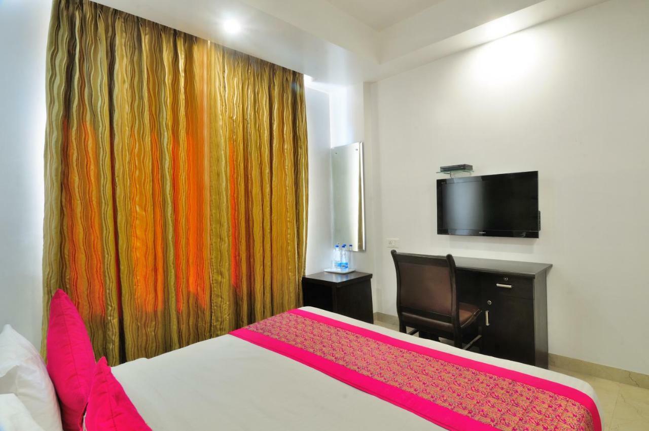 Hotel Benz International Delhi Kültér fotó